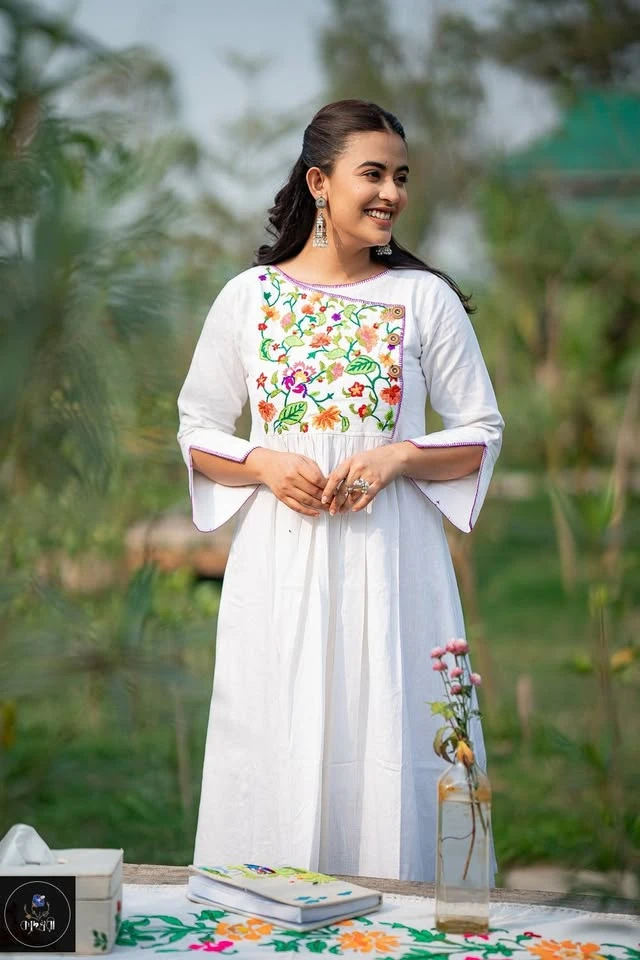 White, Hand-Stitched Cotton Kurti