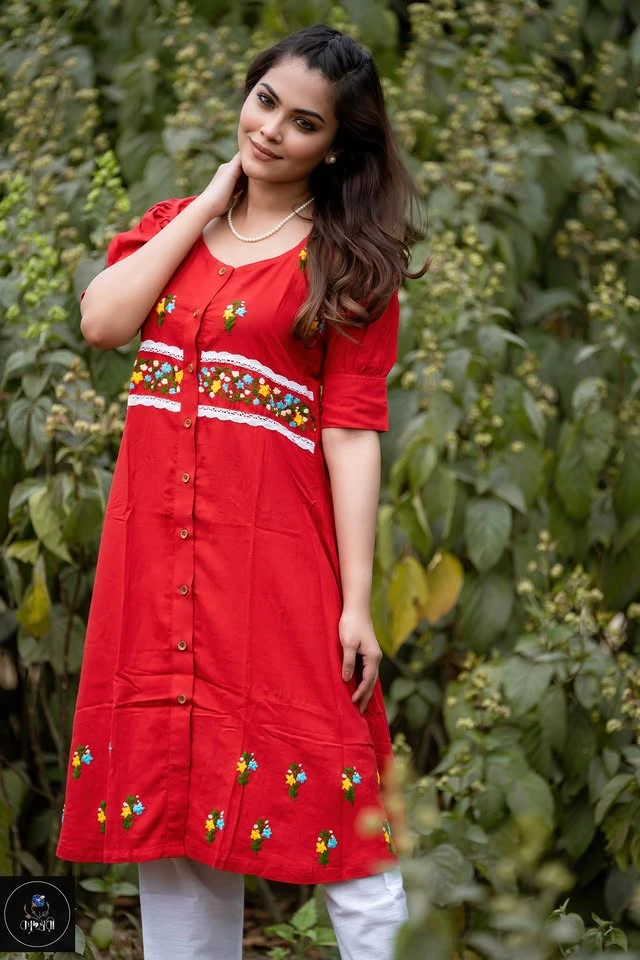 Red Hand-Stitched Lilen Kurti
